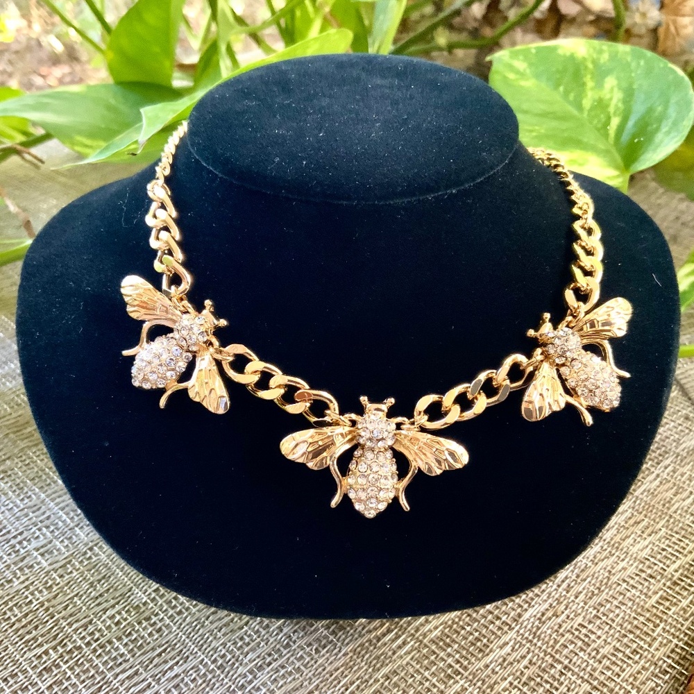 Lilly Pulitzer NECKLACE NWT Sparkling BUMBLE BEE ⭐️GOLD LINK CHAIN / CRYSTALS - Picture 7 of 13